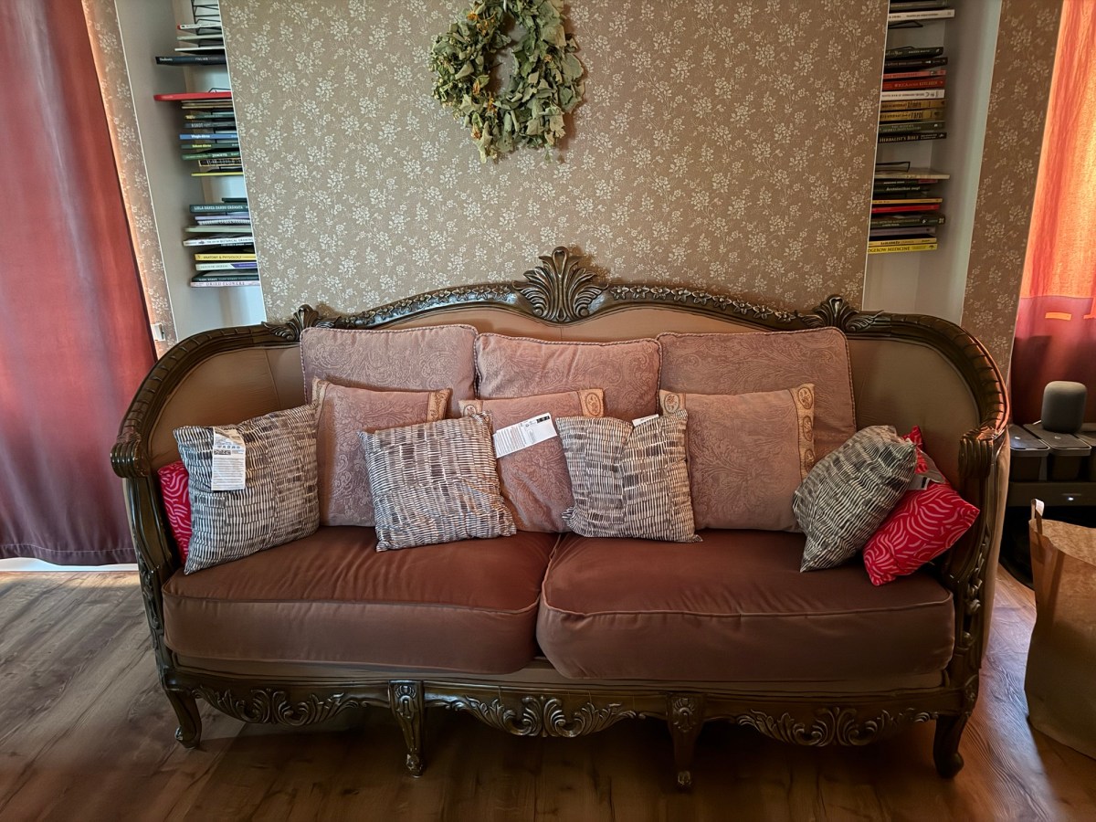 Vacation Day 22 – Cozy Corners and Pillow&nbsp;Plans