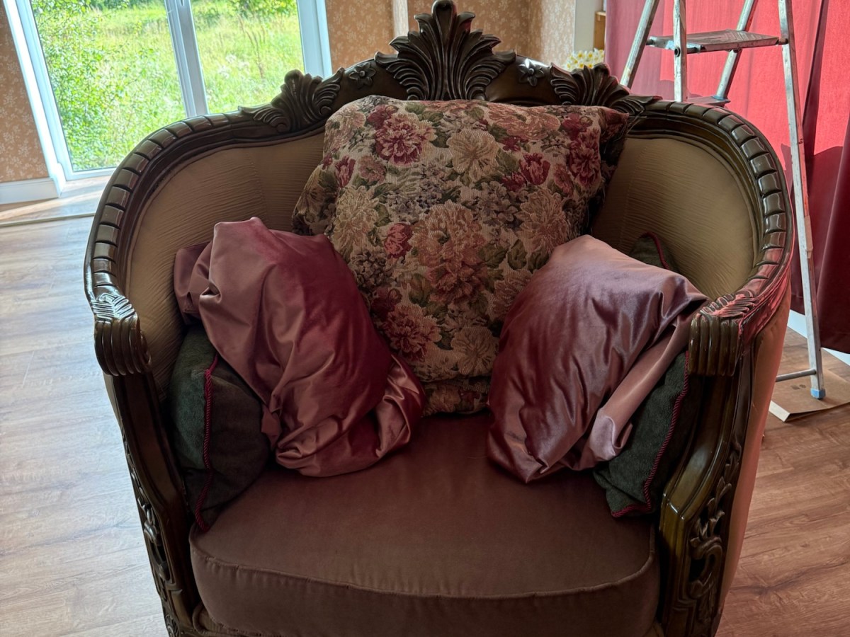 Vacation Day 24 – Pillow Project and Fabric&nbsp;Decisions